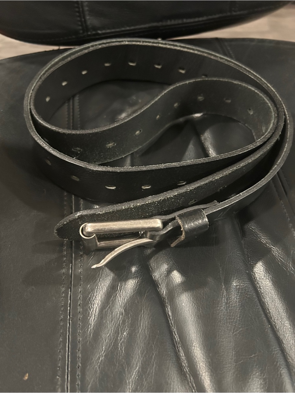 Dickies Black Leather Belt with Silver-Tone Buckle